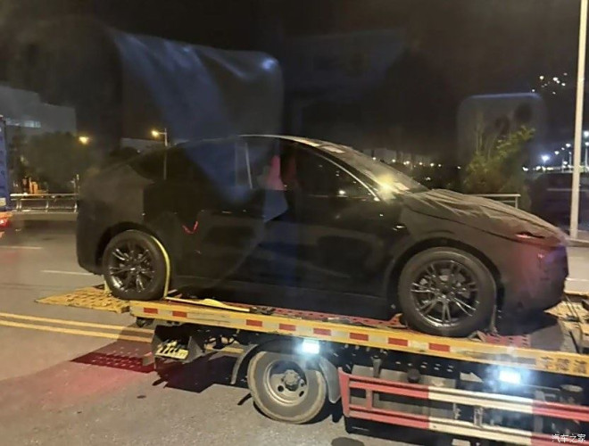 疑似新款特斯拉Model Y Plaid无伪装谍照